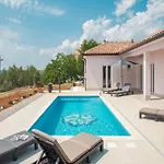 Tomichic With Swimming Pool * Labin (Istria)