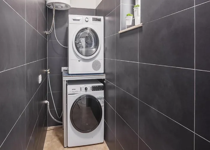 فيلة Tomichic With Swimming Pool