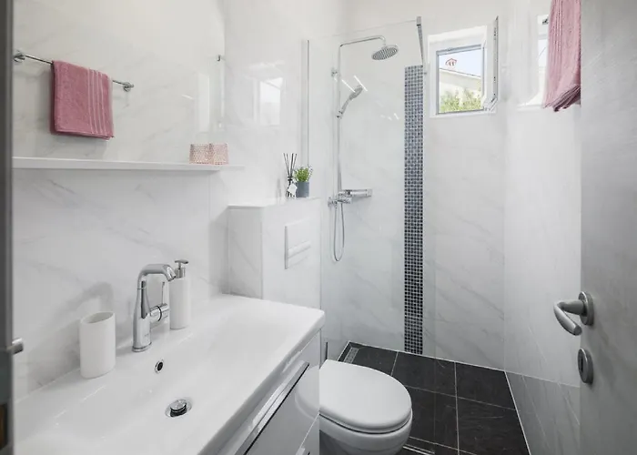 Tomichic With Swimming Pool *